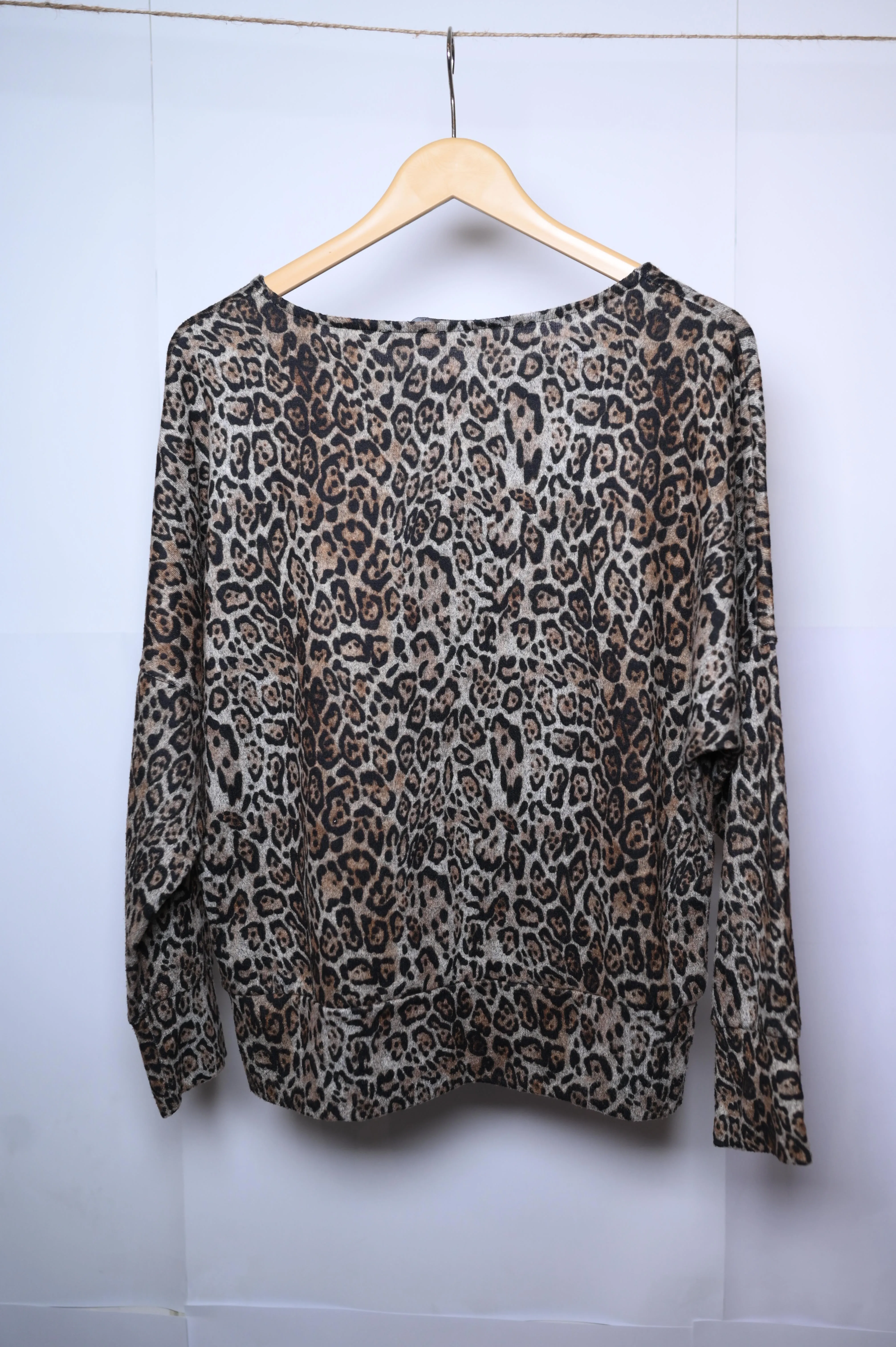 Dorothy Perkins Cheetah Print Sweatshirt - Medium