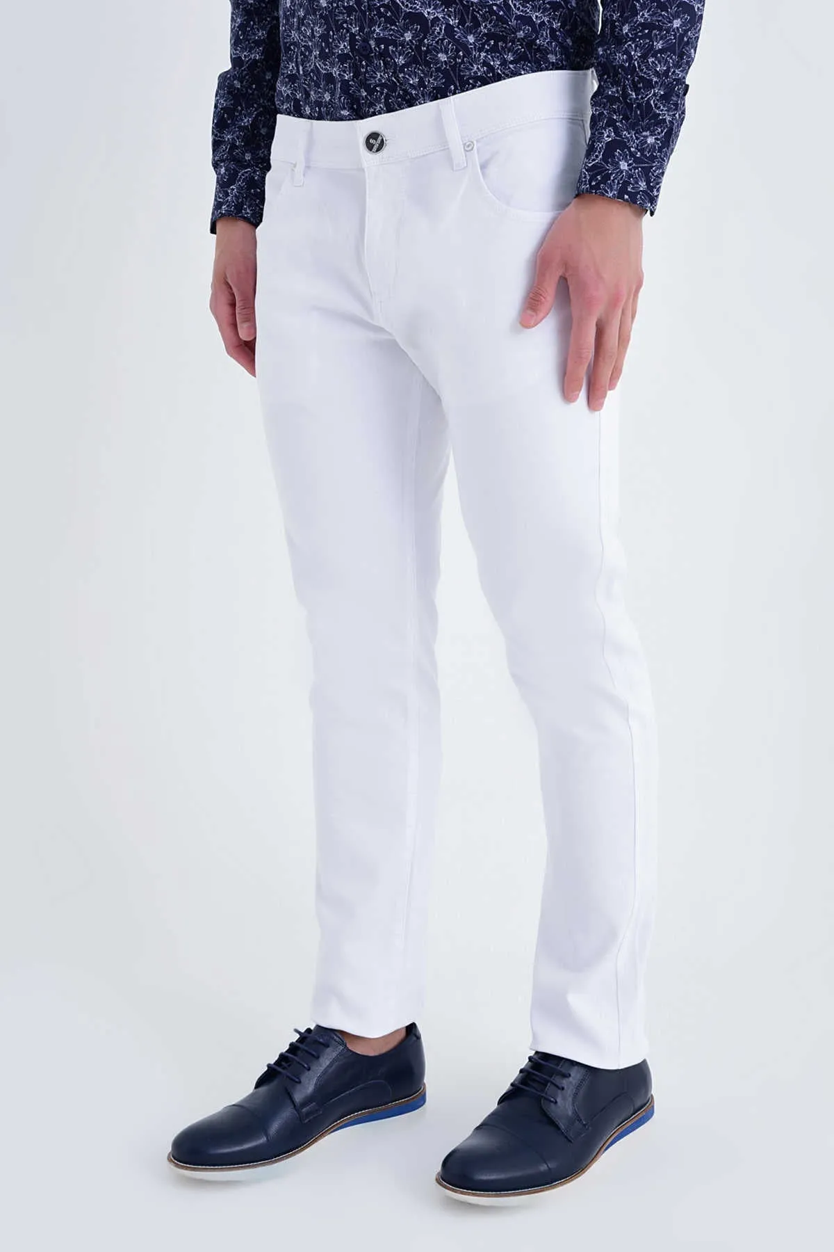 Slim Fit 5 Pocket Low Waist Unpleated Cotton White Casual Pants, White